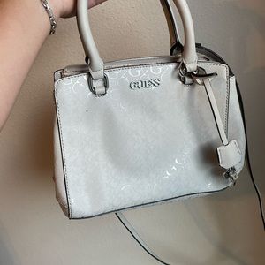 White/beige  (Guess )Crossbody purse